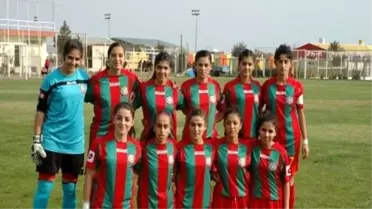 Belediye'nin Kızları Çok Farklı: 4-1
