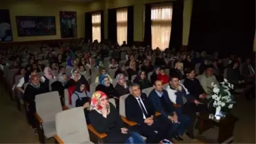 Tunçbilek'te 'Eğitim' Konferansı