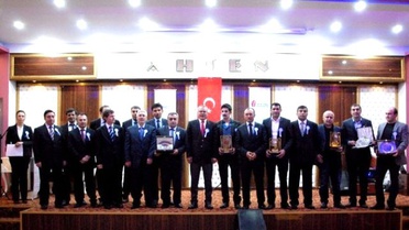 Ardahan'da Vergi Rekortmenleri Ödüllendirildi