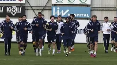 Fenerbahçe Yönetiminden Futbolculara Derbi Öncesi Destek
