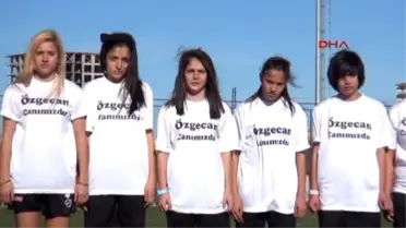 Kadın Futbolculardan Topuklu Tepki