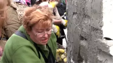 Kadına Şiddete Karşı Duvar Örüyorlar