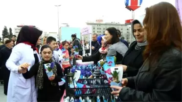 Bağcılar'da 14 Bin Sümbül Dağıtıldı