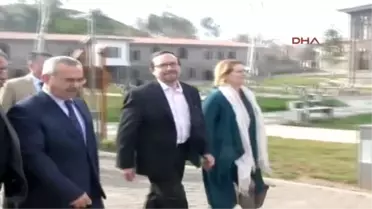 ABD'nin Ankara Büyükelçisi, 8 Mart'ı Diyarbakır Sokaklarında Eşiyle Geçirdi