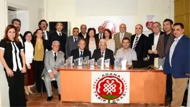 Adana'da Duayen Hekimlere 40. Yıl Plaketi