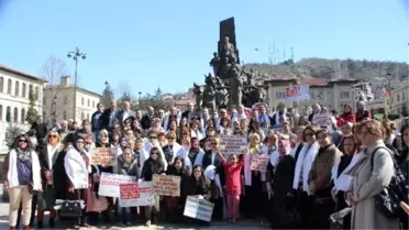 Kadınlara Yönelik Şiddetin Önlenmesi İçin Yürüdüler