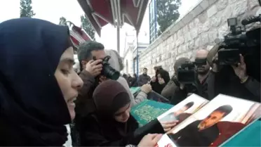 Fatih'te Öldürülen Tacik Muhalif Lider İstanbul'da Toprağa Verildi