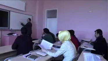 İlahiyatta 'Kürtçe' Seçmeli Ders