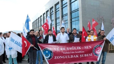 Ereğli'de Sağlık Çalışanları İş Bırakıp Eylem Yaptı