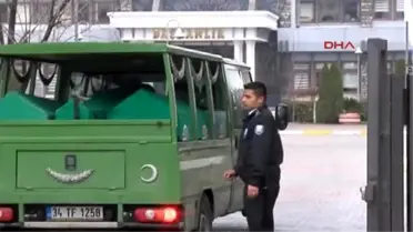 Üniversiteli Gençlerin Cenazeleri Adli Tıp Kurumu'na Getirildi