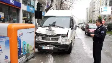 Yeğenlerini Sınava Götürürken Kaza Yaptı