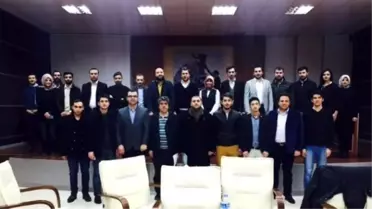 Afyonkarahisar'da Ak Gençler 'Gençliğin Sorunlarını' Masaya Yatırdı