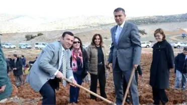 Elmalı Myo,'Memur Hatıra Ormanı'Na 39 Fidan Dikti