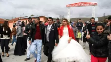 Gelin Damadı Cezaevi Önünde Bekledi