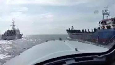 Marmara Denizi'ndeki Kaçakları Taşıyan Gemiye Operasyon