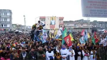 İdil'de Yağışlı Havaya Rağmen Nevruz Kutlandı