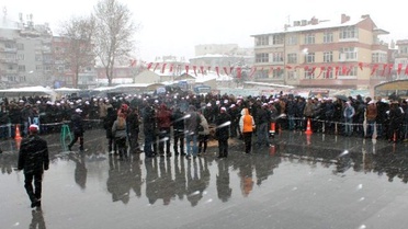 Niğde'de Kar Altında Bahar Bayramı