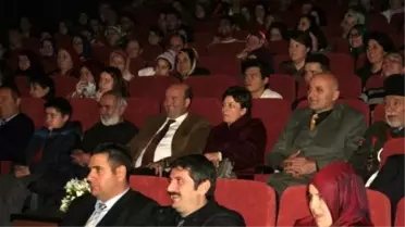 19.15'te Sahne Alan Bedirhan Gökçe, Duygulu Anlar Yaşattı