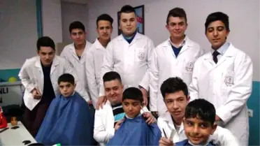 Meslek Öğrenip Destek Oluyorlar