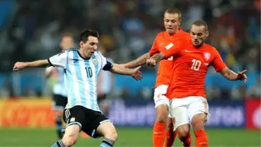 Sneijder, Türkiye Maçına Kaptan Olarak Çıkacak