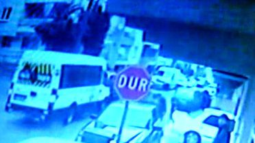 Öğrenci Servisi ile Otomobil Çarpıştı: 9'u Öğrenci 14 Yaralı