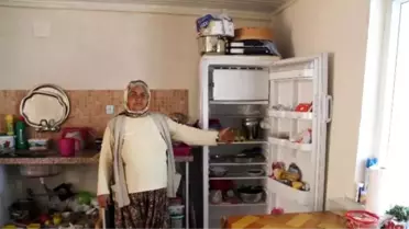 Hürü Nine Sekiz Yıldır Elektriksiz