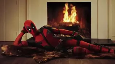 Ryan Reynolds Excites Fans With Hot Pic İn 'Deadpool' Costume