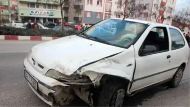 Bilecik'te Meydana Gelen Trafik Kazasında 3 Kişi Yaralandı