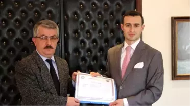 Kaymakam Güntepe'den 5 Öğretmene Başarı Belgesi