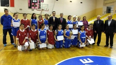 Burhaniye'de Basketbol Yıldızlar Grup Final Müsabakaları Düzenlendi