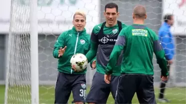 Bursaspor Yeşil Bursa'yı 3-2 ile Geçti