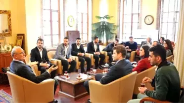 AK Parti İl Gençlik Kolları Yönetimi Başkan Yılmaz'ı Ziyaret Etti