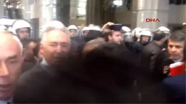 İstanbul Barosu Başkanı Ümit Kocasakal'ı Polis Adliyeden Attı