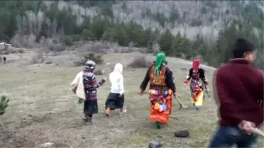 Ankara'ya Baharı Getiren Unutulmuş Gelenek: 'Çiğdem Aşı'