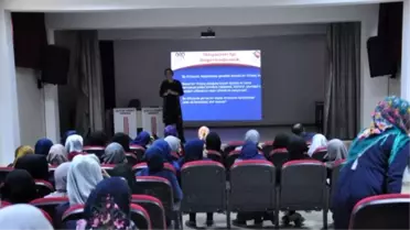 Kozluk'ta Aile Eğitim Programı Düzenlendi