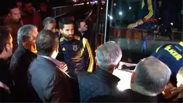 Trabzon - Fenerbahçe Otobüsü Saldırıya Uğradı, Şoför Yaralandı