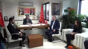 İzmir Seçimden Önce Çiçekli Çikolatalı Mesaj