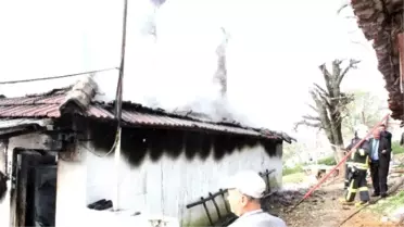 Ula'da Ev Yangın