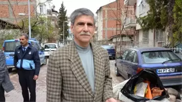 Evin Bahçesinden İki Kamyon Çöp Çıktı