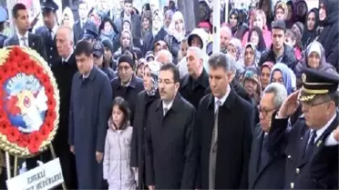 Polis Şehitliği'nde Anma Töreni