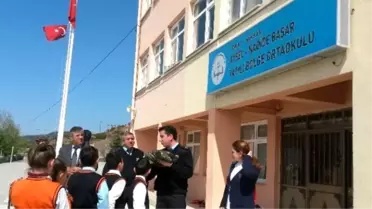 Niksar'da Bin Öğrenciye Giysi Yardımı Yapıldı