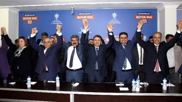 AK Parti'ler Adaylarını Bağrına Bastı