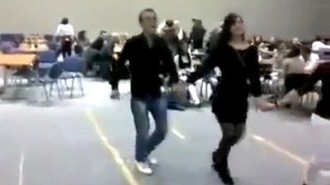 İlginç Oyun Havası ve Halay Düğünlerin Yeni Gözdesi Olacak