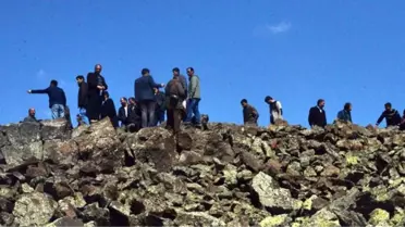 AA Servis Etti! Ağrı'da Çatışmada Yaralananlara Müdahale Anı Kamerada