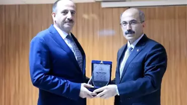 Başkan Duruay'a Teşekkür Plaketi