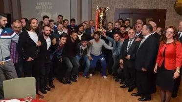 Düzcespor'a Şampiyonluk Yemeği