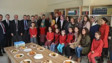 Kadın Girişimcilerden 'Kütüphanesiz Köy Okulu Kalmasın' Projesi