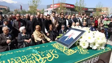 Kalp Doktoru Gözyaşlarıyla Uğurlandı