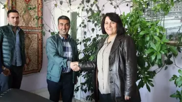 Belediyespor Kulübü Kazandığı Kupaları Eş Başkan Yetişkin'e Hediye Etti