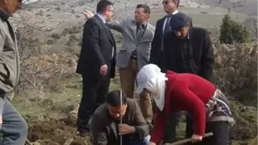 Beylikova'da 5 Bin Fidan Toprakla Buluşturuldu